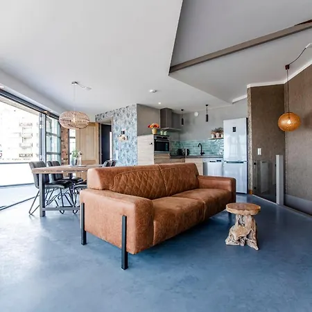 Beach Apartments *