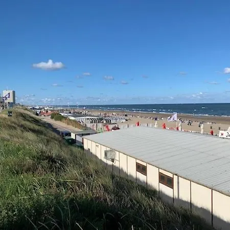 Beach Apartments *